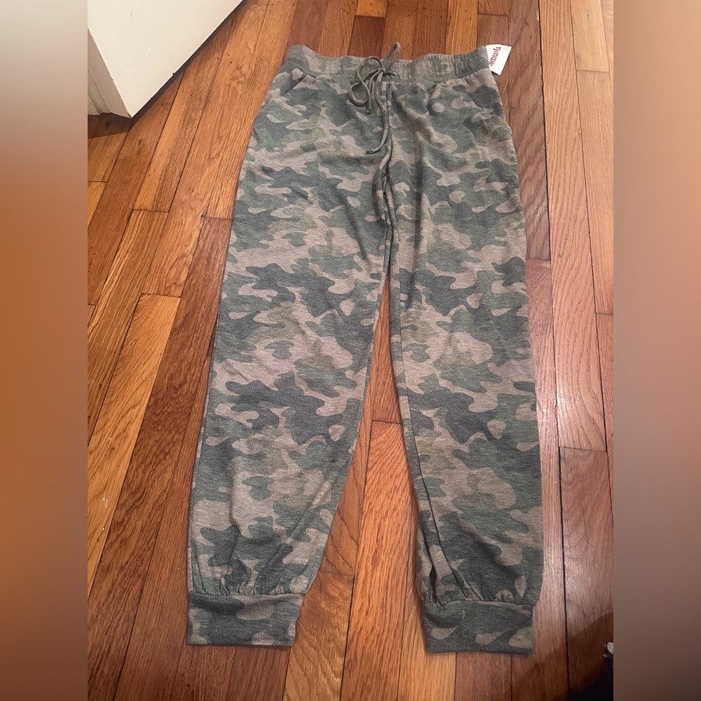 T.J.Maxx Green Camo Jogger Sweatpants